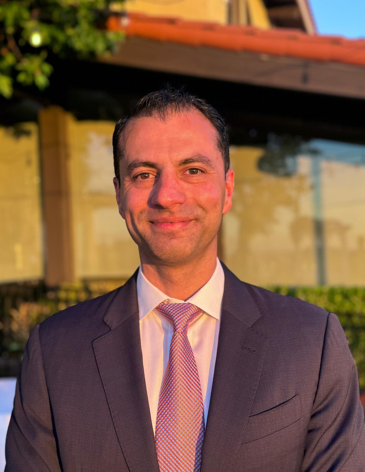 Dr. Saman Deljoui, DDS