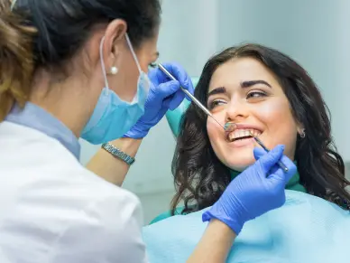 Cosmetic dentist in Huntington Beach